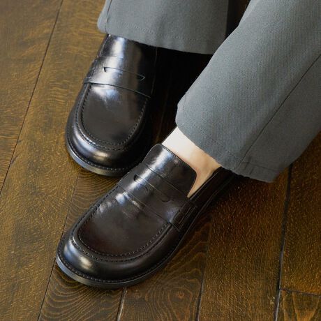 [^:D51616]ANGEL ALARCON (Aw AR)́AXyC̕wlCuhłB1999NɃX^[gfUC琶Y܂ňтăXyCōsĂ܂BɖASnǂ͓IȌC𗚂Ă炢ƂÔƁA݂ł̓[bp݂̂Ȃ炸AI[XgAAJi_A{ƓWJ𐢊E֍LĂ܂B{̌`ɋ߂Iu[NgE̗p[t@[́AƂSnłBVvȃfUCŃfC[Ɋ􂵂ĂꑫBATTENTIONECɕیV[\Ăꍇ܂Bp̍ۂ͔ĂgpB܂Ai̍ۂɕیV[ꕔꍇ܂BEVRfނgpĂꍇAL̂ɂ\܂Asǂł͂܂BCɂȂꍇ͕ʂ̗ǂꏊɒuĂƌy邩Ǝv܂̂łBEv̕\ʂ̓LYt₷ׁA舵ɂ͏\ɂӂBJȂǂŔGꂽꍇAFڂ肷ꍇ܂B܂v̕iێ̂߁AȂׂG炳Ȃ悤ӉBEYߒɐ鑽̃LYVꍇ܂B܂fނ̓A኱̐FCꂪꍇ܂Apɂ͖育܂BEAɑjꍇ܂iɉe͂܂BEBě̓ɂFČꍇ܂ B܂Aql̂gPCj^[X}[gtHʂȂǂ̊ɂFۂ̏iƈČꍇ܂BETCYZ(\L)͂܂ŖڈƂȂ܂B̌`ɂKTCY̌l܂Bd:306g