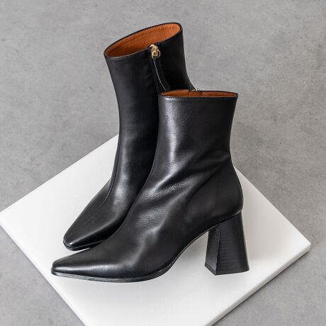 [^:D53002]ANGEL ALARCON (Aw AR)́AXyC̕wlCuhłB1999NɃX^[gfUC琶Y܂ňтăXyCōsĂ܂BɖASnǂ͓IȌC𗚂Ă炢ƂÔƁA݂ł̓[bp݂̂Ȃ炸AI[XgAAJi_A{ƓWJ𐢊E֍LĂ܂BXbLƂ~j}ȃfUC㎿őlۂۂłBATTENTIONECɕیV[\Ăꍇ܂Bp̍ۂ͔ĂgpB܂Ai̍ۂɕیV[ꕔꍇ܂BEVRfނgpĂꍇAL̂ɂ\܂Asǂł͂܂BCɂȂꍇ͕ʂ̗ǂꏊɒuĂƌy邩Ǝv܂̂łBEv̕\ʂ̓LYt₷ׁA舵ɂ͏\ɂӂBJȂǂŔGꂽꍇAFڂ肷ꍇ܂B܂v̕iێ̂߁AȂׂG炳Ȃ悤ӉBEYߒɐ鑽̃LYVꍇ܂B܂fނ̓A኱̐FCꂪꍇ܂Apɂ͖育܂BEAɑjꍇ܂iɉe͂܂BEBě̓ɂFČꍇ܂ B܂Aql̂gPCj^[X}[gtHʂȂǂ̊ɂFۂ̏iƈČꍇ܂BETCYZ(\L)͂܂ŖڈƂȂ܂B̌`ɂKTCY̌l܂B:37cm:36-26cmd:443g