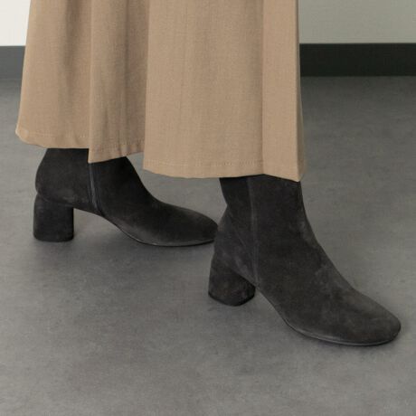 [^:D53006]ANGEL ALARCON (Aw AR)́AXyC̕wlCuhłB1999NɃX^[gfUC琶Y܂ňтăXyCōsĂ܂BɖASnǂ͓IȌC𗚂Ă炢ƂÔƁA݂ł̓[bp݂̂Ȃ炸AI[XgAAJi_A{ƓWJ𐢊E֍LĂ܂B{̌`ɋ߂Iu[NgE̗p~hq[V[gu[ćAƂSnłBVvȃfUCŃfC[Ɋ􂵂ĂꑫBATTENTIONECɕیV[\Ăꍇ܂Bp̍ۂ͔ĂgpB܂Ai̍ۂɕیV[ꕔꍇ܂BEVRfނgpĂꍇAL̂ɂ\܂Asǂł͂܂BCɂȂꍇ͕ʂ̗ǂꏊɒuĂƌy邩Ǝv܂̂łBEv̕\ʂ̓LYt₷ׁA舵ɂ͏\ɂӂBJȂǂŔGꂽꍇAFڂ肷ꍇ܂B܂v̕iێ̂߁AȂׂG炳Ȃ悤ӉBEYߒɐ鑽̃LYVꍇ܂B܂fނ̓A኱̐FCꂪꍇ܂Apɂ͖育܂BEAɑjꍇ܂iɉe͂܂BEBě̓ɂFČꍇ܂ B܂Aql̂gPCj^[X}[gtHʂȂǂ̊ɂFۂ̏iƈČꍇ܂BETCYZ(\L)͂܂ŖڈƂȂ܂B̌`ɂKTCY̌l܂B:15.5cm:24cmd:315g