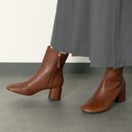 [^:D53007]ANGEL ALARCON (Aw AR)́AXyC̕wlCuhłB1999NɃX^[gfUC琶Y܂ňтăXyCōsĂ܂BɖASnǂ͓IȌC𗚂Ă炢ƂÔƁA݂ł̓[bp݂̂Ȃ炸AI[XgAAJi_A{ƓWJ𐢊E֍LĂ܂B{̌`ɋ߂Iu[NgE̗p~hq[V[gu[ćAƂSnłBVvȃfUCŃfC[Ɋ􂵂ĂꑫBATTENTIONECɕیV[\Ăꍇ܂Bp̍ۂ͔ĂgpB܂Ai̍ۂɕیV[ꕔꍇ܂BEVRfނgpĂꍇAL̂ɂ\܂Asǂł͂܂BCɂȂꍇ͕ʂ̗ǂꏊɒuĂƌy邩Ǝv܂̂łBEv̕\ʂ̓LYt₷ׁA舵ɂ͏\ɂӂBJȂǂŔGꂽꍇAFڂ肷ꍇ܂B܂v̕iێ̂߁AȂׂG炳Ȃ悤ӉBEYߒɐ鑽̃LYVꍇ܂B܂fނ̓A኱̐FCꂪꍇ܂Apɂ͖育܂BEAɑjꍇ܂iɉe͂܂BEBě̓ɂFČꍇ܂ B܂Aql̂gPCj^[X}[gtHʂȂǂ̊ɂFۂ̏iƈČꍇ܂BETCYZ(\L)͂܂ŖڈƂȂ܂B̌`ɂKTCY̌l܂B:14.5cm:24cmd:298g