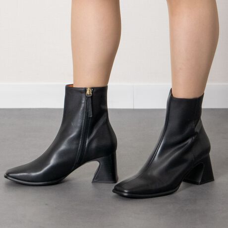 [^:D53009]ANGEL ALARCON (Aw AR)́AXyC̕wlCuhłB1999NɃX^[gfUC琶Y܂ňтăXyCōsĂ܂BɖASnǂ͓IȌC𗚂Ă炢ƂÔƁA݂ł̓[bp݂̂Ȃ炸AI[XgAAJi_A{ƓWJ𐢊E֍LĂ܂BtAq[IȃZ^[V[V[gu[ćAYȃVGbgŃX^CbVȕ͋CłBATTENTIONECɕیV[\Ăꍇ܂Bp̍ۂ͔ĂgpB܂Ai̍ۂɕیV[ꕔꍇ܂BEVRfނgpĂꍇAL̂ɂ\܂Asǂł͂܂BCɂȂꍇ͕ʂ̗ǂꏊɒuĂƌy邩Ǝv܂̂łBEv̕\ʂ̓LYt₷ׁA舵ɂ͏\ɂӂBJȂǂŔGꂽꍇAFڂ肷ꍇ܂B܂v̕iێ̂߁AȂׂG炳Ȃ悤ӉBEYߒɐ鑽̃LYVꍇ܂B܂fނ̓A኱̐FCꂪꍇ܂Apɂ͖育܂BEAɑjꍇ܂iɉe͂܂BEBě̓ɂFČꍇ܂ B܂Aql̂gPCj^[X}[gtHʂȂǂ̊ɂFۂ̏iƈČꍇ܂BETCYZ(\L)͂܂ŖڈƂȂ܂B̌`ɂKTCY̌l܂B:15cm:24cmd:337g