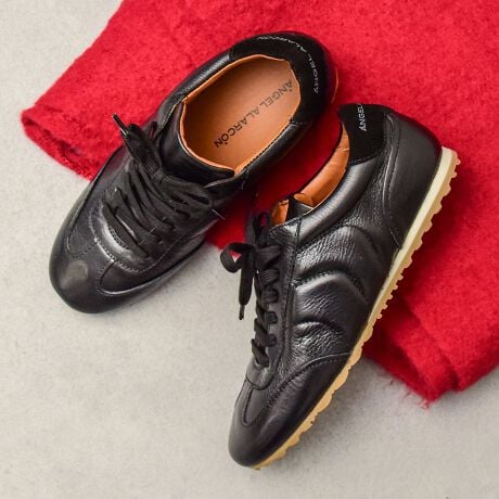 [^:D55005]ANGEL ALARCON (Aw AR)́AXyC̕wlCuhłB1999NɃX^[gfUC琶Y܂ňтăXyCōsĂ܂BɖASnǂ͓IȌC𗚂Ă炢ƂÔƁA݂ł̓[bp݂̂Ȃ炸AI[XgAAJi_A{ƓWJ𐢊E֍LĂ܂BN炵[h̃[vt@CU[Xj[J[łBATTENTIONECɕیV[\Ăꍇ܂Bp̍ۂ͔ĂgpB܂Ai̍ۂɕیV[ꕔꍇ܂BEVRfނgpĂꍇAL̂ɂ\܂Asǂł͂܂BCɂȂꍇ͕ʂ̗ǂꏊɒuĂƌy邩Ǝv܂̂łBEv̕\ʂ̓LYt₷ׁA舵ɂ͏\ɂӂBJȂǂŔGꂽꍇAFڂ肷ꍇ܂B܂v̕iێ̂߁AȂׂG炳Ȃ悤ӉBEYߒɐ鑽̃LYVꍇ܂B܂fނ̓A኱̐FCꂪꍇ܂Apɂ͖育܂BEAɑjꍇ܂iɉe͂܂BEBě̓ɂFČꍇ܂ B܂Aql̂gPCj^[X}[gtHʂȂǂ̊ɂFۂ̏iƈČꍇ܂BETCYZ(\L)͂܂ŖڈƂȂ܂B̌`ɂKTCY̌l܂Bd:202g