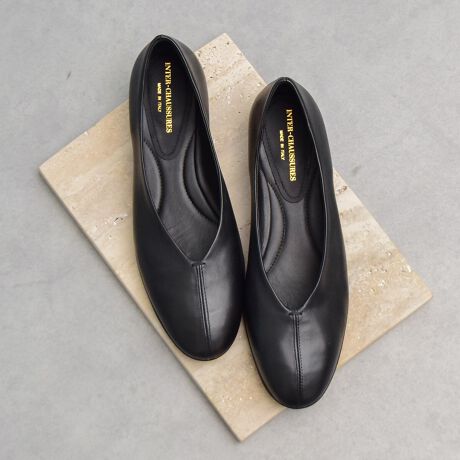 [^:I51510]fUCƗ₷˔CibvɁAGbW𗘂t@bViuȃZNgŐlCINTER-CHAUSSURES(C^[ VV[)BO[oȎ_ƃRZv`AȌV[YZNguhłBTPbg@ōĂ̂Ōy\tgȑA\[̕ԂǂłBVvȃfUCŃfC[ɎgpĒPłBATTENTIONECɕیV[\Ăꍇ܂Bp̍ۂ͔ĂgpB܂Ai̍ۂɕیV[ꕔꍇ܂BEVRfނgpĂꍇAL̂ɂ\܂Asǂł͂܂BCɂȂꍇ͕ʂ̗ǂꏊɒuĂƌy邩Ǝv܂̂łBEv̕\ʂ̓LYt₷ׁA舵ɂ͏\ɂӂBJȂǂŔGꂽꍇAFڂ肷ꍇ܂B܂v̕iێ̂߁AȂׂG炳Ȃ悤ӉBEYߒɐ鑽̃LYVꍇ܂B܂fނ̓A኱̐FCꂪꍇ܂Apɂ͖育܂BEAɑjꍇ܂iɉe͂܂BEBě̓ɂFČꍇ܂ B܂Aql̂gPCj^[X}[gtHʂȂǂ̊ɂFۂ̏iƈČꍇ܂BETCYZ(\L)͂܂ŖڈƂȂ܂B̌`ɂKTCY̌l܂Bd:179g