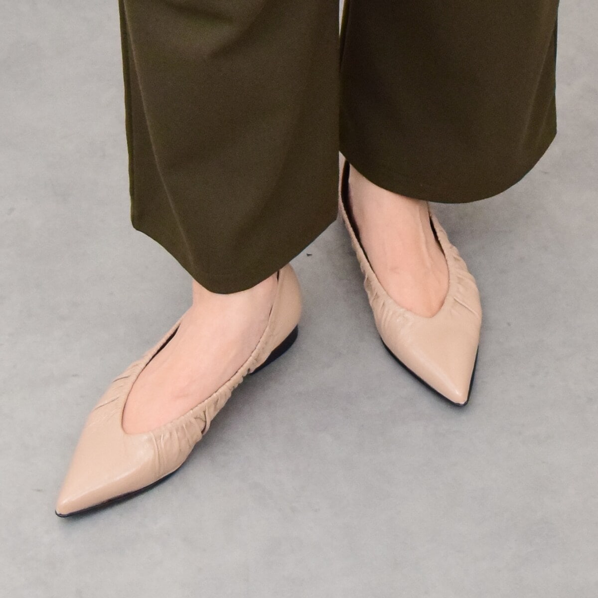 INTER-CHAUSSURES◇1.5cmヒール◇ポインテッドトウギャザーパンプス 