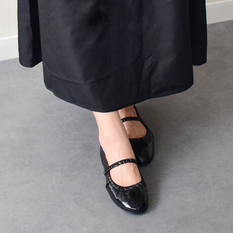 [^:I51512]fUCƗ₷˔CibvɁAGbW𗘂t@bViuȃZNgŐlCINTER-CHAUSSURES(C^[ VV[)BO[oȎ_ƃRZv`AȌV[YZNguhłB̃MU[fUCIȃEhgẼoGV[YłBATTENTIONECɕیV[\Ăꍇ܂Bp̍ۂ͔ĂgpB܂Ai̍ۂɕیV[ꕔꍇ܂BEVRfނgpĂꍇAL̂ɂ\܂Asǂł͂܂BCɂȂꍇ͕ʂ̗ǂꏊɒuĂƌy邩Ǝv܂̂łBEv̕\ʂ̓LYt₷ׁA舵ɂ͏\ɂӂBJȂǂŔGꂽꍇAFڂ肷ꍇ܂B܂v̕iێ̂߁AȂׂG炳Ȃ悤ӉBEYߒɐ鑽̃LYVꍇ܂B܂fނ̓A኱̐FCꂪꍇ܂Apɂ͖育܂BEAɑjꍇ܂iɉe͂܂BEBě̓ɂFČꍇ܂ B܂Aql̂gPCj^[X}[gtHʂȂǂ̊ɂFۂ̏iƈČꍇ܂BETCYZ(\L)͂܂ŖڈƂȂ܂B̌`ɂKTCY̌l܂Bd:171g