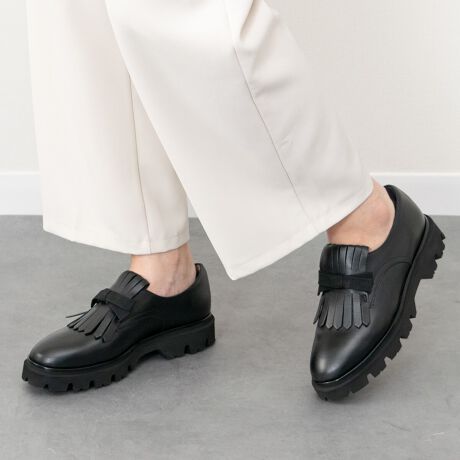 [^:I51629]fUCƗ₷˔CibvɁAGbW𗘂t@bViuȃZNgŐlCINTER-CHAUSSURES(C^[ VV[)BO[oȎ_ƃRZv`AȌV[YZNguhłByɂ`̃^N\[̗pAƂĂ₷݌vɂȂĂ܂Bx[VbNȃfUCŋG߂X^CO킸ɒpłꑫłBATTENTIONECɕیV[\Ăꍇ܂Bp̍ۂ͔ĂgpB܂Ai̍ۂɕیV[ꕔꍇ܂BEVRfނgpĂꍇAL̂ɂ\܂Asǂł͂܂BCɂȂꍇ͕ʂ̗ǂꏊɒuĂƌy邩Ǝv܂̂łBEv̕\ʂ̓LYt₷ׁA舵ɂ͏\ɂӂBJȂǂŔGꂽꍇAFڂ肷ꍇ܂B܂v̕iێ̂߁AȂׂG炳Ȃ悤ӉBEYߒɐ鑽̃LYVꍇ܂B܂fނ̓A኱̐FCꂪꍇ܂Apɂ͖育܂BEAɑjꍇ܂iɉe͂܂BEBě̓ɂFČꍇ܂ B܂Aql̂gPCj^[X}[gtHʂȂǂ̊ɂFۂ̏iƈČꍇ܂BETCYZ(\L)͂܂ŖڈƂȂ܂B̌`ɂKTCY̌l܂Bd:276g