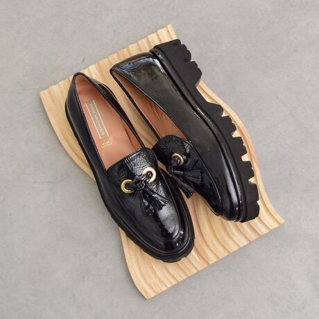 [^:I51632]fUCƗ₷˔CibvɁAGbW𗘂t@bViuȃZNgŐlCINTER-CHAUSSURES(C^[ VV[)BO[oȎ_ƃRZv`AȌV[YZNguhłByɂ`̃^N\[̗pAƂĂ₷݌vɂȂĂ܂BVvȃfUCŃfC[Ɋ􂵂ĂꑫłBATTENTIONECɕیV[\Ăꍇ܂Bp̍ۂ͔ĂgpB܂Ai̍ۂɕیV[ꕔꍇ܂BEVRfނgpĂꍇAL̂ɂ\܂Asǂł͂܂BCɂȂꍇ͕ʂ̗ǂꏊɒuĂƌy邩Ǝv܂̂łBEv̕\ʂ̓LYt₷ׁA舵ɂ͏\ɂӂBJȂǂŔGꂽꍇAFڂ肷ꍇ܂B܂v̕iێ̂߁AȂׂG炳Ȃ悤ӉBEYߒɐ鑽̃LYVꍇ܂B܂fނ̓A኱̐FCꂪꍇ܂Apɂ͖育܂BEAɑjꍇ܂iɉe͂܂BEBě̓ɂFČꍇ܂ B܂Aql̂gPCj^[X}[gtHʂȂǂ̊ɂFۂ̏iƈČꍇ܂BETCYZ(\L)͂܂ŖڈƂȂ܂B̌`ɂKTCY̌l܂Bd:259g