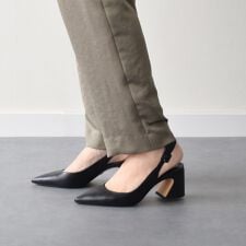 カラーノ(CARRANO)のCARRANO◆6cmヒール◆ポインテッドバックストラップパンプス