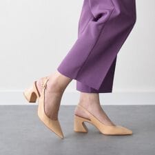 カラーノ(CARRANO)のCARRANO◆6cmヒール◆ポインテッドバックストラップパンプス