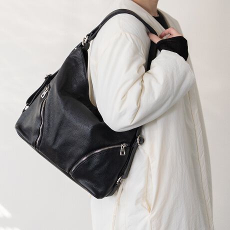 [^:Q56393]ANDREA CARDONEiAhA Jhlj̓U[ƊEŁA50N̗jC^ÃobOuhłB͑SăC^AYɂAiƗD낳˔fUĆAi|_ɐYAłMADE IN ITALYɂĂ܂BE̍xZNgVbvŎ舵Ă܂B \tgȎ̃VNU[gpobÓAxgiăbN̗lɔwƂł2WAYdlłBATTENTIONEVRfނgpĂꍇAL̂ɂ\܂Asǂł͂܂BCɂȂꍇ͕ʂ̗ǂꏊɒuĂƌy邩Ǝv܂̂łBEv̕\ʂ̓LYt₷ׁA舵ɂ͏\ɂӂBJȂǂŔGꂽꍇAFڂ肷ꍇ܂B܂v̕iێ̂߁AȂׂG炳Ȃ悤ӉBEYߒɐ鑽̃LYVꍇ܂B܂fނ̓A኱̐FCꂪꍇ܂Agpɂ͖育܂BEBě̓ɂFČꍇ܂ B܂Aql̂gPCj^[X}[gtHʂȂǂ̊ɂFۂ̏iƈČꍇ܂BETCYZ(\L)͂܂ŖڈƂȂ܂B:35cm:31cm}`:11cmV_[Xgbv̒:97-119cmd:890g