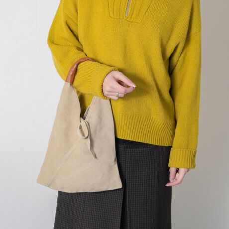 [^:Q56483]ANDREA CARDONEiAhA Jhlj̓U[ƊEŁA50N̗jC^ÃobOuhłB͑SăC^AYɂAiƗD낳˔fUĆAi|_ɐYAłMADE IN ITALYɂĂ܂BE̍xZNgVbvŎ舵Ă܂B VvȃfUC̃XG[hobÓA悢TCYŃfC[[Xɂ҂łB|[`tBATTENTIONEVRfނgpĂꍇAL̂ɂ\܂Asǂł͂܂BCɂȂꍇ͕ʂ̗ǂꏊɒuĂƌy邩Ǝv܂̂łBEv̕\ʂ̓LYt₷ׁA舵ɂ͏\ɂӂBJȂǂŔGꂽꍇAFڂ肷ꍇ܂B܂v̕iێ̂߁AȂׂG炳Ȃ悤ӉBEYߒɐ鑽̃LYVꍇ܂B܂fނ̓A኱̐FCꂪꍇ܂Agpɂ͖育܂BEBě̓ɂFČꍇ܂ B܂Aql̂gPCj^[X}[gtHʂȂǂ̊ɂFۂ̏iƈČꍇ܂BETCYZ(\L)͂܂ŖڈƂȂ܂B:28cm:22cm荂:18cmd:300g