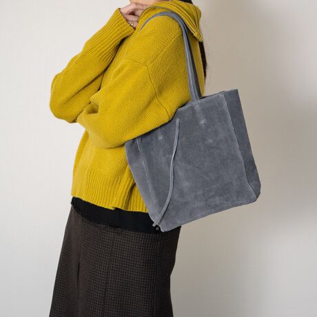 [^:Q56611]ANDREA CARDONEiAhA Jhlj̓U[ƊEŁA50N̗jC^ÃobOuhłB͑SăC^AYɂAiƗD낳˔fUĆAi|_ɐYAłMADE IN ITALYɂĂ܂BE̍xZNgVbvŎ舵Ă܂B x[VbNȌ`̃g[gobO͖ÔȂfUCȂ̂ŁAg܂BATTENTIONEVRfނgpĂꍇAL̂ɂ\܂Asǂł͂܂BCɂȂꍇ͕ʂ̗ǂꏊɒuĂƌy邩Ǝv܂̂łBEv̕\ʂ̓LYt₷ׁA舵ɂ͏\ɂӂBJȂǂŔGꂽꍇAFڂ肷ꍇ܂B܂v̕iێ̂߁AȂׂG炳Ȃ悤ӉBEYߒɐ鑽̃LYVꍇ܂B܂fނ̓A኱̐FCꂪꍇ܂Agpɂ͖育܂BEBě̓ɂFČꍇ܂ B܂Aql̂gPCj^[X}[gtHʂȂǂ̊ɂFۂ̏iƈČꍇ܂BETCYZ(\L)͂܂ŖڈƂȂ܂B:25cm:28cm}`:8cm荂:24cmd:350g