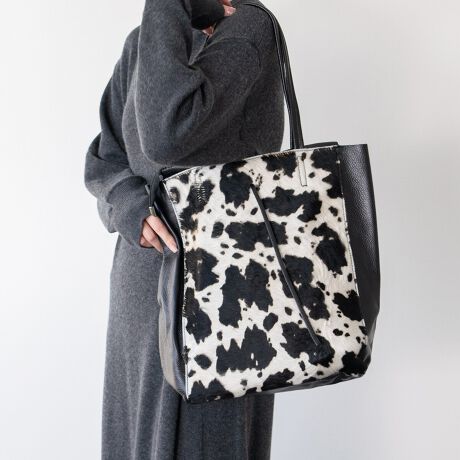 [^:Q56614]ANDREA CARDONEiAhA Jhlj̓U[ƊEŁA50N̗jC^ÃobOuhłB͑SăC^AYɂAiƗD낳˔fUĆAi|_ɐYAłMADE IN ITALYɂĂ܂BE̍xZNgVbvŎ舵Ă܂B VvȃfUCّ̈fރRrg[gobO͑eʂŎg肪悭AÔȂfUCȂ̂ŁAg܂BATTENTIONEVRfނgpĂꍇAL̂ɂ\܂Asǂł͂܂BCɂȂꍇ͕ʂ̗ǂꏊɒuĂƌy邩Ǝv܂̂łBEv̕\ʂ̓LYt₷ׁA舵ɂ͏\ɂӂBJȂǂŔGꂽꍇAFڂ肷ꍇ܂B܂v̕iێ̂߁AȂׂG炳Ȃ悤ӉBEYߒɐ鑽̃LYVꍇ܂B܂fނ̓A኱̐FCꂪꍇ܂Agpɂ͖育܂BEBě̓ɂFČꍇ܂ B܂Aql̂gPCj^[X}[gtHʂȂǂ̊ɂFۂ̏iƈČꍇ܂BETCYZ(\L)͂܂ŖڈƂȂ܂B:28cm:37cm}`:12cm荂:24cmd:650g