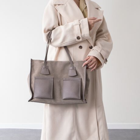 [^:Q56376]1967NnƂV܃obO[J[BN|ĂC^A̐ElZɂăp[jL̃fUC𐶂ݏoĂ܂BYׂ͂ĕ~nɂ鎩ЍHłƂ|V[тAi̊Ǘɂd_uĂ܂ByE_炩E@\Ix[XɁAVvȃfUCɏ炵ƃgbhobORNVƂȂĂ܂BnhpCsOɎgꂽFñU[悭ANZgɂȂXG[hobÓA傫ڂ̃TCYŎ[͔QłBXgbvtBt@Xi[t|Pbg~1BI[v|Pbg~2BATTENTIONEVRfނgpĂꍇAL̂ɂ\܂Asǂł͂܂BCɂȂꍇ͕ʂ̗ǂꏊɒuĂƌy邩Ǝv܂̂łBEv̕\ʂ̓LYt₷ׁA舵ɂ͏\ɂӂBJȂǂŔGꂽꍇAFڂ肷ꍇ܂B܂v̕iێ̂߁AȂׂG炳Ȃ悤ӉBEYߒɐ鑽̃LYVꍇ܂B܂fނ̓A኱̐FCꂪꍇ܂Agpɂ͖育܂BEBě̓ɂFČꍇ܂ B܂Aql̂gPCj^[X}[gtHʂȂǂ̊ɂFۂ̏iƈČꍇ܂BETCYZ(\L)͂܂ŖڈƂȂ܂B:38.5cm:30cm}`:16cm荂:22cmV_[Xgbv̒:78-136cmd:1060g