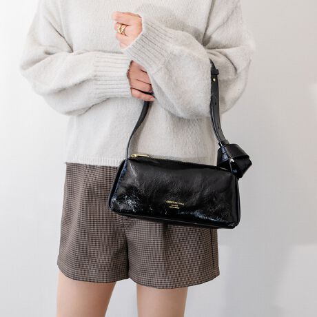 [^:Q56455]fUCi[Christian Villa (NX` B)ɂāA2013NɒãuhBt@bVƊEŒN|ꂽôƁAC^A̓`IȋZpɂ葽@\t@bViuȃU[obOĂĂ܂Bx[VbNŖÔȂfUCȂ̂ŁAg܂BATTENTIONEVRfނgpĂꍇAL̂ɂ\܂Asǂł͂܂BCɂȂꍇ͕ʂ̗ǂꏊɒuĂƌy邩Ǝv܂̂łBEv̕\ʂ̓LYt₷ׁA舵ɂ͏\ɂӂBJȂǂŔGꂽꍇAFڂ肷ꍇ܂B܂v̕iێ̂߁AȂׂG炳Ȃ悤ӉBEYߒɐ鑽̃LYVꍇ܂B܂fނ̓A኱̐FCꂪꍇ܂Agpɂ͖育܂BEBě̓ɂFČꍇ܂ B܂Aql̂gPCj^[X}[gtHʂȂǂ̊ɂFۂ̏iƈČꍇ܂BETCYZ(\L)͂܂ŖڈƂȂ܂B:22-26cm:13cm}`:8cmV_[Xgbv̒:36-76cmd:240g