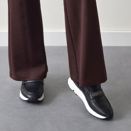 [^:95824U]ʋ΃X^CAfC[AsȂǕLʂŗ܂킵₷H̃[t@[BbSfނŐLk̂ŒE₷fUCBʂo[fނŊɂANbV̂悢JbvC\[s̑ւ̏ՌyĂ܂BCjOނ͍RۖhLH{fނgpĂ܂Bi@ւŌρjH͉ivIȂ̂ł͂܂BShł͂܂̂łӂBDړA@̌ԂׁAShł͂܂B܂߂ɖhXv[邱Ƃ߂܂Buu\v1978NɃfr[AE30Ŕ̔Ă`ƊvṼoXƂꂽuhłBVfނƍeNmW[ɂāẢKƋ@\di₦ǋyĂ܂BYߒɐLYꍇ܂B܂fނ̓A኱̐FACꂪꍇ܂A͑fނ̓ƂȂ܂B\߂BAɑjꍇ܂BBě̓ɂFČꍇ܂ B܂Aql̂gPCj^[X}[gtHʂȂǂ̊ɂFۂ̏iƈČꍇ܂B\߂BTCYZ(\L)͂܂ŖڈƂȂ܂Bd:285g