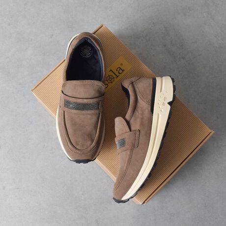 [^:95824U]ʋ΃X^CAfC[AsȂǕLʂŗ܂킵₷H̃[t@[BbSfނŐLk̂ŒE₷fUCBʂo[fނŊɂANbV̂悢JbvC\[s̑ւ̏ՌyĂ܂BCjOނ͍RۖhLH{fނgpĂ܂Bi@ւŌρjH͉ivIȂ̂ł͂܂BShł͂܂̂łӂBDړA@̌ԂׁAShł͂܂B܂߂ɖhXv[邱Ƃ߂܂Buu\v1978NɃfr[AE30Ŕ̔Ă`ƊvṼoXƂꂽuhłBVfނƍeNmW[ɂāẢKƋ@\di₦ǋyĂ܂BYߒɐLYꍇ܂B܂fނ̓A኱̐FACꂪꍇ܂A͑fނ̓ƂȂ܂B\߂BAɑjꍇ܂BBě̓ɂFČꍇ܂ B܂Aql̂gPCj^[X}[gtHʂȂǂ̊ɂFۂ̏iƈČꍇ܂B\߂BTCYZ(\L)͂܂ŖڈƂȂ܂Bd:285g