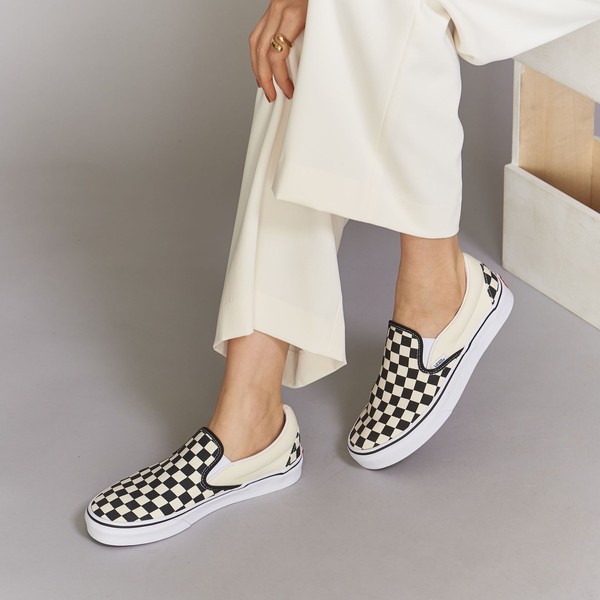 ＶＡＮＳ（バンズ）＞チェッカークラシックスリッポン／スニーカー