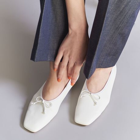 バレエシューズ