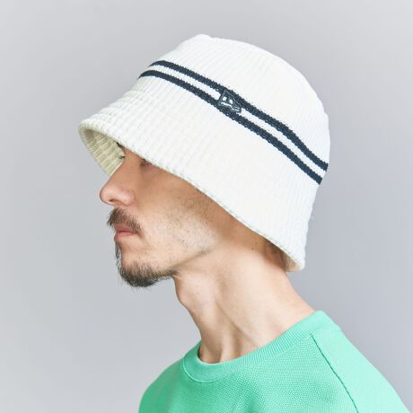 NEWERAのバケハ：理想の帽子コーデを楽しもう 【試着のみ】NEWERA ニューエラ　ニットバケットハット　バケハ