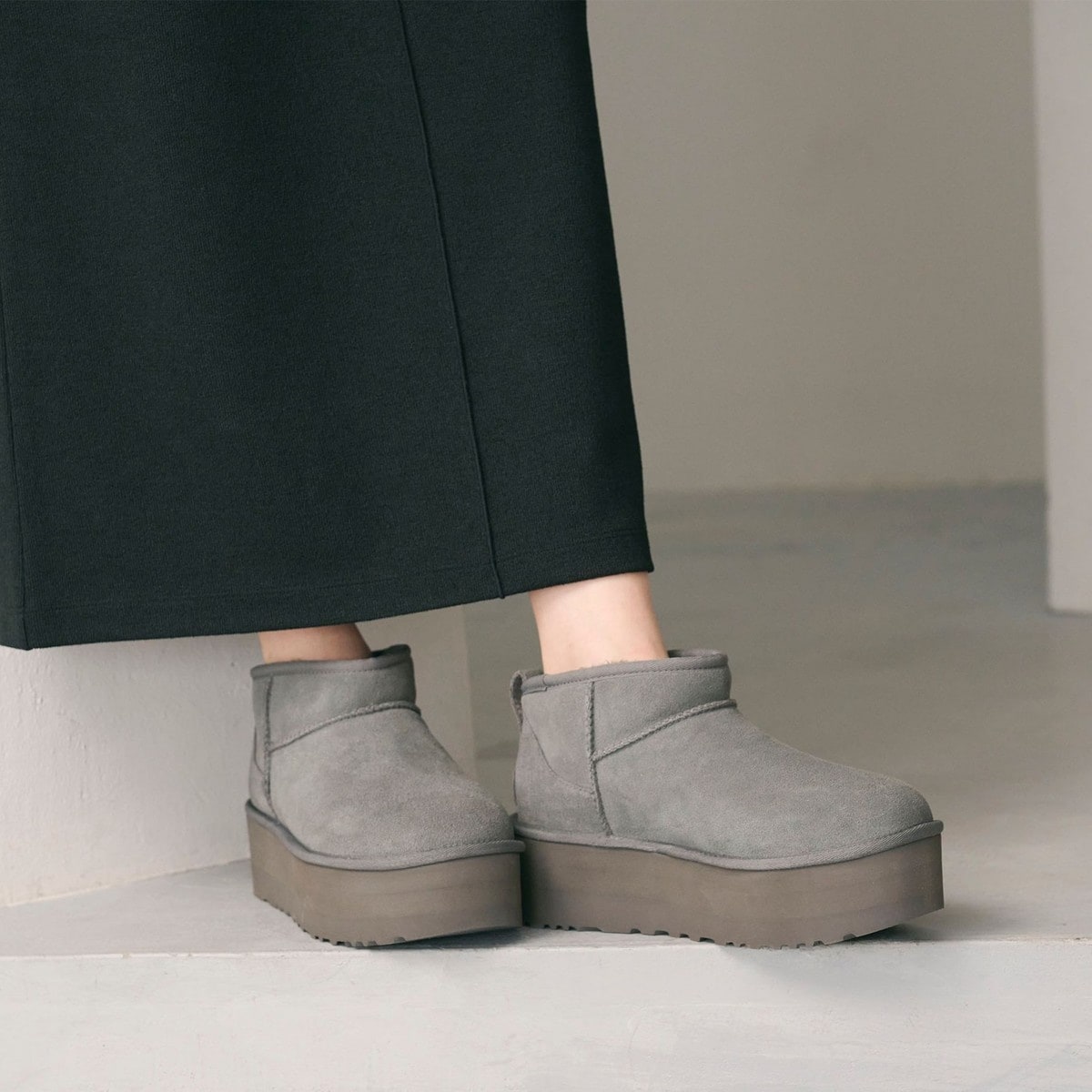 リリーブラウンlily brown UGGエスミークロッグ Emree Clog 2025年8月8日発売！LILY BROWN×UGGの新作Esmee Clog登場｜ベスト