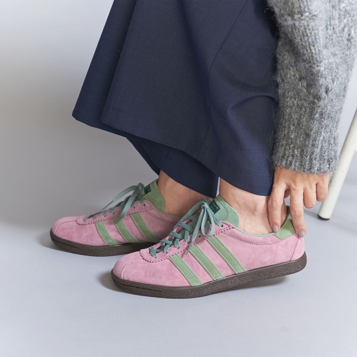 ＜adidasOriginals＞TOBACCOピンク/スニーカー