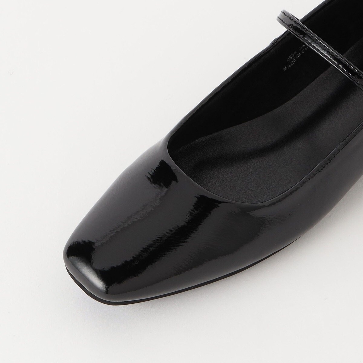 【美品】BEAUTY&YOUTH　バレエシューズ　エナメル ブラック　23cm エナメルライク ストラップ バレエシューズ | ビューティー