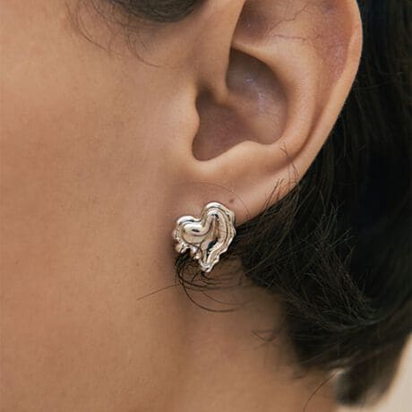 [^ԁF18334990118]Third Movementj[Nȃn[g`[t_ȈۂɓĂsAXfUCnĂ悤ȃn[g`[tƓȕ͋CY킹ĂsAXBVo[̋PƂقǂ悢傫Ŏő݊𔭊܂Bn[g`[tȂÂTfUCŁAJWA炫ꂢ߂ȃX^Cɂ}b`BV[ỸOy_gƂ̃RrÂ߂łBfSILVER925EV[ỸlbNXiΏەiԁF18334990117jƃOiΏەiԁF18334990113j܂BThird MovementiT[h[ugj}h̍ȉƂcȑ3ýuThird Movementṽ[hꂽuhThird MovementBt̒ŐDȂIȕϑtʂċْ𐶂ݏoN3y͂̂悤ɁAɏȊy𑡂܂ByӎzigpOɁA^OɋLڂĂu舵̒ӏvAu\vKmFBi摜́A̓p\RȂǂ̉{ɂAۂ̐FƈقȂČꍇ܂B炩߂Bi̐F̖ڈ́AiP̂̉摜QƂBX܂ւ₢킹̍ۂ́ASBEAUTY&YOUTHeX܂܂ŉL̕i/iԂ\tBiFBL THIRD/M MTL HRT ER iԁF18334990118