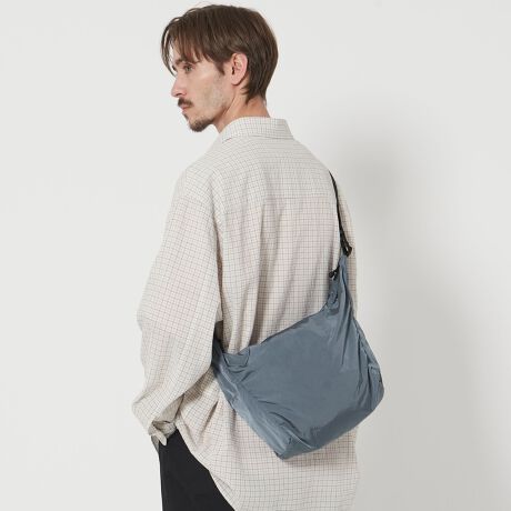 [^ԁF14321996231]ɂ傤ǂA2WAYiCV_[obOBfUCg񂾂悤ȃN^ƊƁAF͂̃iCV_[obOBڂɂ`邵Ȃ₩ŁA|΂ߊ|ɂۂɐĝɉĎRƃtBbgĂ܂BV_[Xgbv͒\ȂAOĖ{̂̃obNȂ΃nhobOƂĂg2WAYdlBJ̃_uWbv⏬̐ɕ֗ȃ|PbgȂǁAgɂꂵ@\iłBfޕ\nFiC100%nF|GXe100%R[fBl[gRpNgȃTCYƗ̂J[ŁAǂȒȂɂRɓރfUCłBJWAX^Cɂ͂Aꂢ߂ȃZbgAbvɍ킹ăkPô߁ByӎzigpOɁA^OɋLڂĂu舵̒ӏvAu\vKmFBi摜́A̓p\RȂǂ̉{ɂAۂ̐FƈقȂČꍇ܂B炩߂Bi̐F̖ڈ́AiP̂̉摜QƂBX܂ւ₢킹̍ۂ́ASBEAUTY&YOUTHeX܂܂ŉL̕i/iԂ\tBiFSC LT NY CROSS BAG S iԁF14321996231