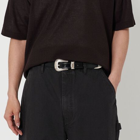 [^ԁF14413431652]EFX^bNȃobN͂̃U[xgBfUCx[VbNȃxgɃJWAȃobNzYCNȃfUCB݊̂VGbgŁAgbvX^bNCX^Cɂ߂łBLȃU[̗pAgނقǓݒp܂BfCOW LEATHERR[fBl[gfj⃏[NpcȂǂ̃JWAȃX^CɕL􂵂܂BVvȃgbvXƂDȃV[YXł߂̃ACełBTORY LEATHERig[U[j1976NAAJyVojABɔn[J[ƂđnƁBAJ̃uChU[gpAobOAxgnꂽElɂAJYɍS葱ĂuhByӎzigpOɁA^OɋLڂĂu舵̒ӏvAu\vKmFBi摜́A̓p\RȂǂ̉{ɂAۂ̐FƈقȂČꍇ܂B炩߂Bi̐F̖ڈ́AiP̂̉摜QƂBX܂ւ₢킹̍ۂ́ASBEAUTY&YOUTHeX܂܂ŉL̕i/iԂ\tBiFTORY LTR CREASED BELT iԁF14413431652