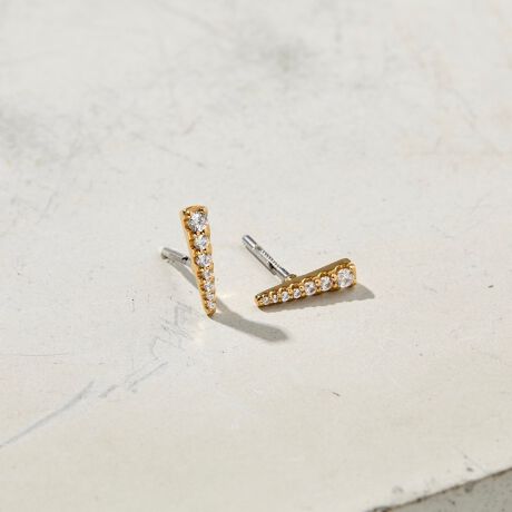 [^ԁF18334990121]BAQLESSɃV[vȃANZgĂcCsAXfUCcɘAȂAɑ傫ȂL[rbNWRjA悤ȌsAXBX^CbVȃfUCłȂAGKgȃS[hJ[ł肰Ȃ؂₩Ȉۂ܂BKxɑ݊𔭊ACéAJWAX^CAƂItBXV[܂ŕLtBbgBV[Y킸܂܂ȏŊ􂷂íAgpɂMtgɂ߂łBfރwbhFSILVER925i18KbL)AL[rbNWRjA|XgFT[WJXeXBAQLESSiobNXjtXݏZ̃WG[fUCi[̃oG[sAX̒E̔Y݂ɌANĉIȋZ@JXCX܂̃sAXuhBLb`KvƂAtbv|XgXCh邱ƂŎRɒߕt𒲐邱ƂłA܂łɂȂIȍ\̃sAXBXgXt[RZvgɂ̃sAX́AgobNLb`̂ȂsAXhƂӖ߁ABaqlessƖt܂Byӎzۏ؏͑؂ɕۊǂĂB[itĂꍇ͂ؖ鏑ނƂč킹ĕۊǂĂBt̊ʂ̐F͂Iт܂B炩߂BigpOɁA^OɋLڂĂu舵̒ӏvAu\vKmFBi摜́A̓p\RȂǂ̉{ɂAۂ̐FƈقȂČꍇ܂B炩߂Bi̐F̖ڈ́AiP̂̉摜QƂBX܂ւ₢킹̍ۂ́ASBEAUTY&YOUTHeX܂܂ŉL̕i/iԂ\tBiFBL BAQLESS HNSY CASCADE iԁF18334990121