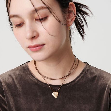 [^ԁF18336990611]낢ȃAWy߂R[h`[J[fUCAeB[Ñn[g`[tgbvɂR[hfUC̃`[J[lbNXBXC_[^CṽAWX^[tŒoXȒPɕς܂BJWAȑɂ҂ȃn[g`[t́AÂȂldlBfC[R[f̃ANZgƂĂ߂łBR[fBl[gVvTVcɃfjX^CɃvX邾ŏ{ȃ[hɁBƎɊtAOŌy񂾂Ƃ܂܂ȃX^C܂BEV[YŃsAX̂pӂ܂BiΏەiԁF18336990613jyӎziɁu舵̒ӏvAu\v܂ꍇ́AgpOɕKmFBi摜́A̓p\RȂǂ̉{ɂAۂ̐FƈقȂČꍇ܂B炩߂Bi̐F̖ڈ́AiP̂̉摜QƂB摜̏i̓TvłBX܂ւ₢킹̍ۂ́ASBEAUTY&YOUTHeX܂܂ŉL̕i/iԂ\tBiFBLG BY CD~MTLHRT CK iԁF18336990611