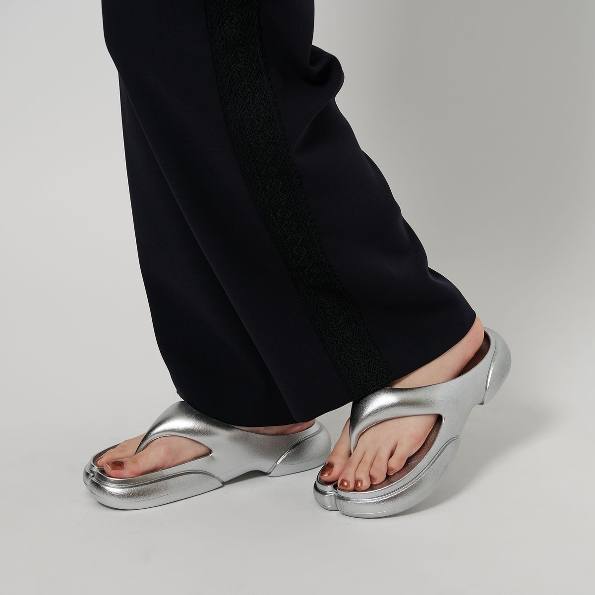 PAES＞メタリック NEW FLIPFLOP タビサンダル | ビューティー