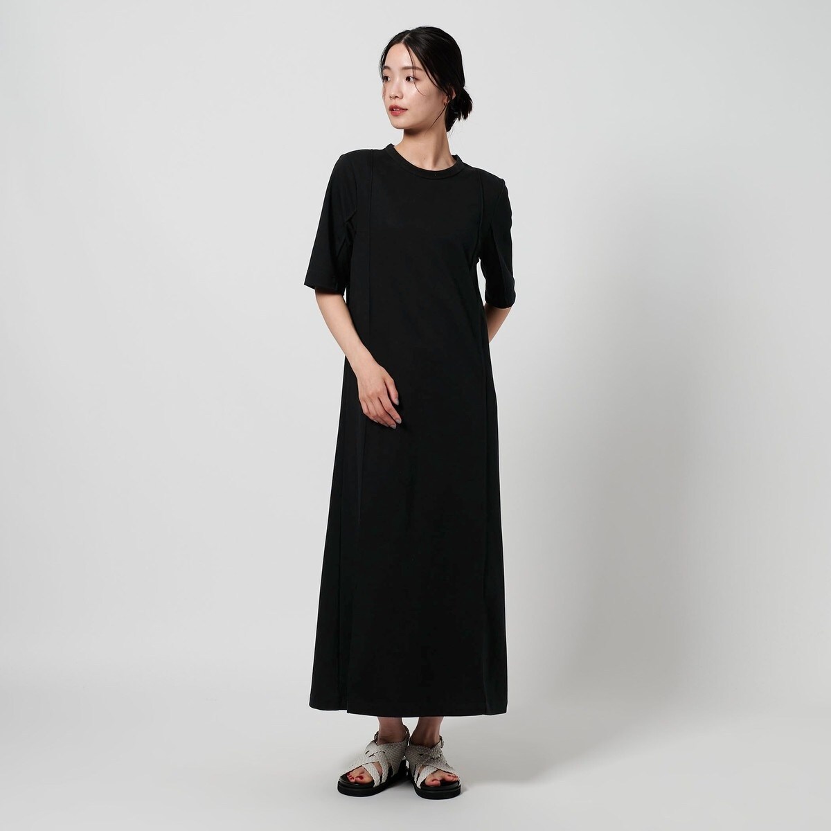 BY DRESS バックボタンフレンチスリーブドレスо