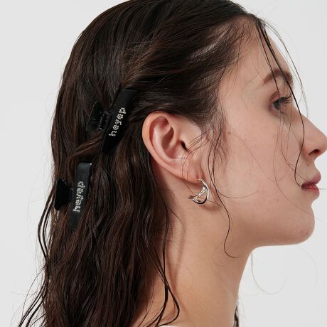 [^ԁF18345990906]heyep̔`VNȕ͋CɓĂwANbvfUCuhSCXg[ŕ\ԂTCỸwANbvB~j}ȃfUCȂAƌ郂`[t̓wAX^C{ȃ[hɎdグĂ܂B܂ƂߔɃANZT[̂悤ɃvXATChɗ𗯂߂邾Ń_ȈۂACełBheyepiwCbvjuwCbvv͐VNȗťɋP悤ɁAȂ̓ɐVȋP炷Ƃz𖼑Oɍ߂܂B؍Ɠ{lfUCi[̃RrɂĐݏoꂽ̕⊴oA_ŗVѐS郆j[NȃRNVWJĂ܂ByӎzgpEpɉĕtiiВEATTENTIONJ[hjSđĂAĔ̔łԂ̂ݕԕi\ƂĂ܂BiɁu舵̒ӏvAu\v܂ꍇ́AgpOɕKmFBi摜́A̓p\RȂǂ̉{ɂAۂ̐FƈقȂČꍇ܂B炩߂Bi̐F̖ڈ́AiP̂̉摜QƂBX܂ւ₢킹̍ۂ́ASBEAUTY&YOUTHeX܂܂ŉL̕i/iԂ\tBiFheyep LG R/STN SQU 2C iԁF18345990906