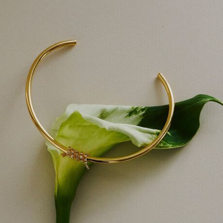 [^ԁF18335990518]@ׂ߂ۓIȁlonĩ`[J[lbNXfUCrW[`F[Ɖؚȃ`F[悤ȃfUC̃`[J[BVvȃ^`[J[̐^񒆂ɃrW[`[tA肰Ȃ݊𔭊BБ悤ɃAW`F[ANZgĂ܂BTVcjbgɃfj킹JWAX^CAî郏s[XR[fɂ}b`ėp̍iłBfސ^JAKXAjbPt[bLiS[hJ[F18KG@Vo[J[FSILVER925jɗDjbPt[bLgpBAM[̌ƂjbPقڊ܂܂bL{Ă܂BEV[ỸC[JtiΏەiԁF18335990520jƃsAXiΏەiԁF18335990519j܂Bloniijj₩ɁA͋AĉɐAe[}ɁARƖڂ䂭ANZT[WJBlonĩANZT[Ă邱ƂŐlƐlƂ̌qAgƂJ[߂ĂقƂz߂Ă܂Byӎzt܂̓A\[gƂȂAi摜ƈقȂꍇ܂BiɁu舵̒ӏvAu\v܂ꍇ́AgpOɕKmFBi摜́A̓p\RȂǂ̉{ɂAۂ̐FƈقȂČꍇ܂B炩߂Bi̐F̖ڈ́AiP̂̉摜QƂBX܂ւ₢킹̍ۂ́ASBEAUTY&YOUTHeX܂܂ŉL̕i/iԂ\tBiFBL LONI BIJ CHN CHKR iԁF18335990518