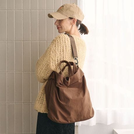 [^ԁF18326000003]fC[g̐VԁAg₷ɒ͂V^g[gobOBfUCƂc̃tH炵V^g[gobOBgɂAZIPt|PbgzuBɎd؂t邱ƂŁAוׂĎ[ł܂BprɂĎgł2WAYdlŁAZ߂̃nhƎO\ȃe[vV_[XgbvtBɃTCh̃}`J[uA|ۂɌ`ɂ悤ɔzĂ܂BA4傫߂̃TCY|CgłBfޕ\nFiC100nF|GXe100\nɂ̓V}bgȃiCgpAJWAɂȂ肷iȈۂɓ܂BR[fBl[ĝɎRɉ悤ȏ_炩Ȑn͌yĎ₷AIIt킸LV[ŊBfC[[Xɂ͂Aו̑rWlXgxV[ɂACełByӎziɁu舵̒ӏvAu\v܂ꍇ́AgpOɕKmFBi摜́A̓p\RȂǂ̉{ɂAۂ̐FƈقȂČꍇ܂B炩߂Bi̐F̖ڈ́AiP̂̉摜QƂB摜̏i̓TvłBX܂ւ₢킹̍ۂ́ASBEAUTY&YOUTHeX܂܂ŉL̕i/iԂ\tBiFBL BY 2W BIG PTTION TT iԁF18326000003