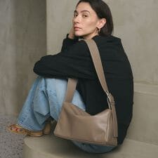 スクエア ビッグバックル ショルダーバッグ