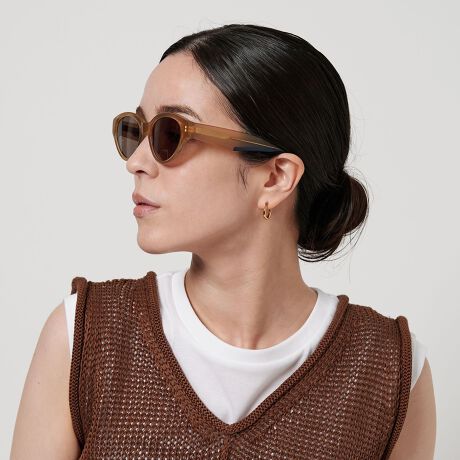 [^ԁF18445000000]A.D.S.R.vCtŉ؂₩ȏ{oTOXfUC90ÑI[o^Cv胆jZbNXȈۂɁAɂ₩ȃJ[uƃTChC𒼐Iɕ\uMONIKAvBV[vłȂAR[fBl[gɃvX邾Ńgh߂ĂACełBĂ炵VѐSJ[WJŁAݗǂAp͓̂IBfރYFvX`bNYgAevFvX`bN============================ߗ20Oߗ1.0ȉ============================[J[iԁEBEIGEFMONIKA03 / Pale BeigeEMD.BRNFMONIKA02 / Layer BrownA.D.S.R.iG[fB[GXA[j2011N̗グȗANVbNACEGA͋C𑹂ȂƂȂA lXȃJ`[ꎞɂfUCA{l̊ɃtBbgKтĒǋyĂA.D.S.R.Buh́AdqỷRg[lłgAttackhgDecayhgSustainhgReleseh̓ƂAfނ`AJ[OȂǁAfUC̗lXȗvfRg[āA̍i𐶂ݏoĂƂv߂Ă܂ByӎziɁu舵̒ӏvAu\v܂ꍇ́AgpOɕKmFBi摜́A̓p\RȂǂ̉{ɂAۂ̐FƈقȂČꍇ܂B炩߂Bi̐F̖ڈ́AiP̂̉摜QƂBX܂ւ₢킹̍ۂ́ASBEAUTY&YOUTHeX܂܂ŉL̕i/iԂ\tBiFA.D.S.R. MONIKA GLASSES iԁF18445000000