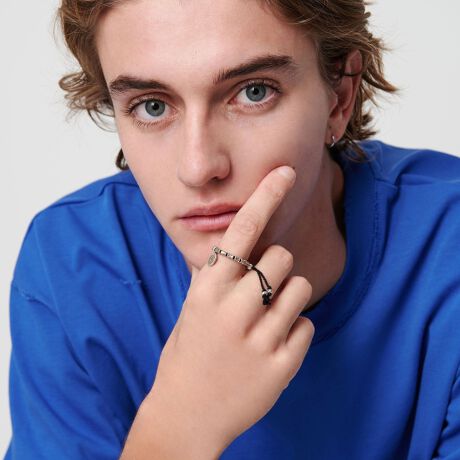 [^ԁF14334000001]BEAUTY&YOUTHʒACe@ׂȈӏƋ̐[P݊AVo[r[YANZT[BfUC^Ckɕ炷EJɐ˗Vo[r[YOBނ炪hR`[tɂ@ׂȈӏAŝGXjbNȕ͋CY킹܂BjZbNXłg郏TCYWJBo_ingВ|[`t܂BfޗPVo[fނgpBR[fBl[gg񂾂悤Ȏƍׂ₩ȑȂ܂ɐ[݂炵܂B򂹊̂ACeƍ킹ƂɂȂꂽ͋CɁBBINDUirhD[jgCoA[g`[tɂIWiOtBbNɂAЃvgɂfUCiWJĂ܂Byӎzti̋В܂̓A\[gƂȂAi摜ƈقȂꍇ܂BiɁu舵̒ӏvAu\v܂ꍇ́AgpOɕKmFBi摜́A̓p\RȂǂ̉{ɂAۂ̐FƈقȂČꍇ܂B炩߂Bi̐F̖ڈ́AiP̂̉摜QƂBX܂ւ₢킹̍ۂ́ASBEAUTY&YOUTHeX܂܂ŉL̕i/iԂ\tBiFBINDU S/BEADS RING BYSP iԁF14334000001