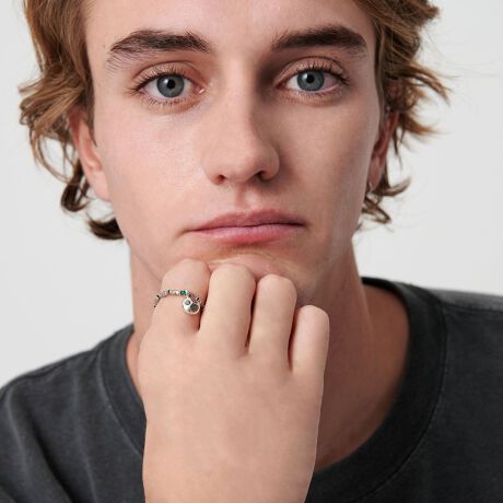 [^ԁF14334000001]BEAUTY&YOUTHʒACe@ׂȈӏƋ̐[P݊AVo[r[YANZT[BfUC^Ckɕ炷EJɐ˗Vo[r[YOBނ炪hR`[tɂ@ׂȈӏAŝGXjbNȕ͋CY킹܂BjZbNXłg郏TCYWJBo_ingВ|[`t܂BfޗPVo[fނgpBR[fBl[gg񂾂悤Ȏƍׂ₩ȑȂ܂ɐ[݂炵܂B򂹊̂ACeƍ킹ƂɂȂꂽ͋CɁBBINDUirhD[jgCoA[g`[tɂIWiOtBbNɂAЃvgɂfUCiWJĂ܂Byӎzti̋В܂̓A\[gƂȂAi摜ƈقȂꍇ܂BiɁu舵̒ӏvAu\v܂ꍇ́AgpOɕKmFBi摜́A̓p\RȂǂ̉{ɂAۂ̐FƈقȂČꍇ܂B炩߂Bi̐F̖ڈ́AiP̂̉摜QƂBX܂ւ₢킹̍ۂ́ASBEAUTY&YOUTHeX܂܂ŉL̕i/iԂ\tBiFBINDU S/BEADS RING BYSP iԁF14334000001