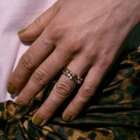 [^ԁF18335990528]LAPUIS肰ȂPŎ茳ɏiȃANZgvXfUC召܂܂ȃL[rbNWRjA_ɔzuuGardenvV[ỸOB\ʂ̉ʂIŁAjAX̂`󂪖ڂbNXłB݊͂ȂÂؚȃCî茳oBŐgɒ̂͂A莝̃OƂ̏d˕t߂łBfގAL[rbNWRjAEV[ỸsAXiΏەiԁF18335990529jƃlbNXiΏەiԁF18335990530j܂BLAPUISisCjBBʂB}eAƋȐDȂBRȃA[g̃CXs[Vɑ@ׂŁAAƗm̒ɘȂޑ݂ł肽ByӎziɁu舵̒ӏvAu\v܂ꍇ́AgpOɕKmFBi摜́A̓p\RȂǂ̉{ɂAۂ̐FƈقȂČꍇ܂B炩߂Bi̐F̖ڈ́AiP̂̉摜QƂBX܂ւ₢킹̍ۂ́ASBEAUTY&YOUTHeX܂܂ŉL̕i/iԂ\tBiFBL LAPUIS GRDN CCL R iԁF18335990528