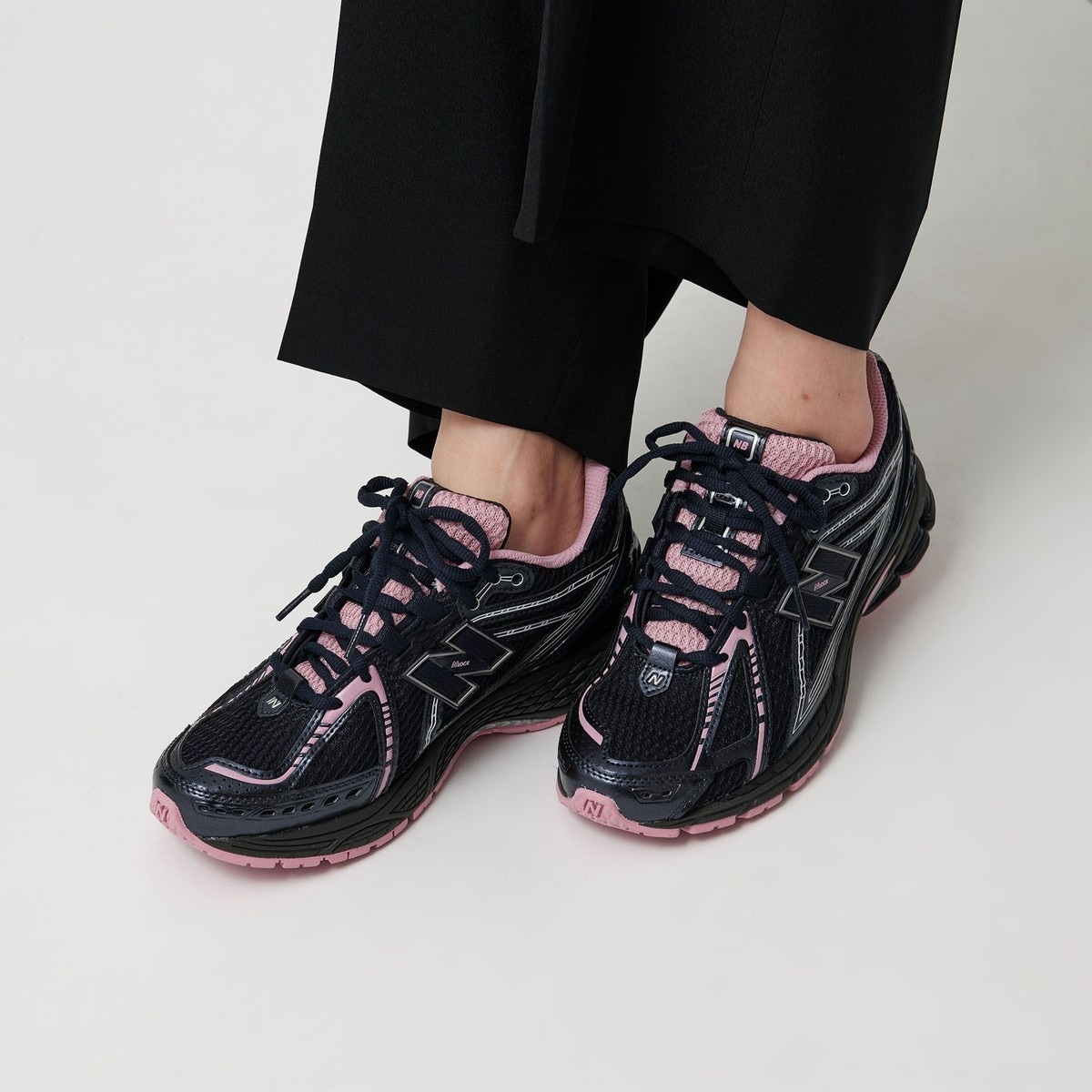 New Balance REVlite テニスシューズ ネイビー/ピンク New Balance Rev-Lite Shoes - YouTube
