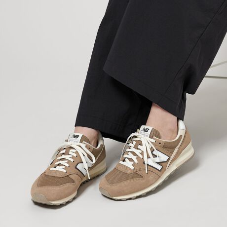 [^ԁF18314000012]New BalancefC[JWA̒ԓIXj[J[̃V[YiJ[oꁡfUC1988NɓoꂵĈȗAĂu996ṽIWiVGbgɃVFCvX^_[hfBU[ƃbṼAbp[ɁANS̍fUCANZgĂ܂B_炩ۂ^Ăi`ƁAgh̃uER[fƑ̗ǂJ2FpӁBANeBuV[ɂ͂A^E[Xɂ҂ȃx[VbNȈꑫłBfރAbp[FVRvA@ہR[fBl[gEBYf炵XbLƂVGbgŁAs[XXJ[gɂ̗ǂACeBWPbgɂꂢ߂ȃXbNX⃏ChpcȂǒʋ΃X^Cɂ}b`܂B[J[iԁENATURALFWL996SQ2 EMOCAFWL996SP2EWidthFDNew Balanceij[oXj1906NAA[`T|[gC\[Ε̋C[J[ƂĒaBЖ̗ŔAlɁgVinewjAoXibalancejho炷ƁBƎ̃tBbeBOVXeuECYTCWOvC̐݌vE\ɂ܂BtBbgdV[YẤÃt@bVɂ}b`X^CbVȃfUC@\AK˔i񋟂Ă܂ByӎziɁu舵̒ӏvAu\v܂ꍇ́AgpOɕKmFBi摜́A̓p\RȂǂ̉{ɂAۂ̐FƈقȂČꍇ܂B炩߂Bi̐F̖ڈ́AiP̂̉摜QƂBV[Y̏dʂ́AV[Y{̂̂ݗ̏dʂƂȂ܂Bti͌vɊ܂܂܂BiɕsǂꍇAє̔j܂Ă܂B炩߂B摜̏i̓TvłBX܂ւ₢킹̍ۂ́ASBEAUTY&YOUTHeX܂܂ŉL̕i/iԂ\tBiFSC NB WL 996 iԁF18314000012