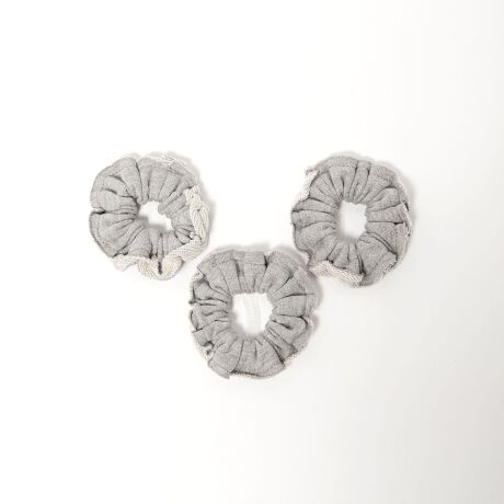 [^ԁF18345000005]heyepwA[AW̕L3s[XVVfUCXEFbgfނgpAJWA[hȕ͋C̃VV3ZbgB~j}ȃbNXŁA܂Ƃߔn[tAbvAW܂ł܂܂ȃX^CɓރbNX͂łBÂ}JWAR[f烂[hȑ܂ŕL}b`Bgpɂ͂A蕨ƂĂ߂̈iłBfރRbgheyepiwCbvjuwCbvv͐VNȗťɋP悤ɁAȂ̓ɐVȋP炷Ƃz𖼑Oɍ߂܂B؍Ɠ{lfUCi[̃RrɂĐݏoꂽ̕⊴oA_ŗVѐS郆j[NȃRNVWJĂ܂ByӎzgpEpɉĕtii|[`EATTENTIONJ[hjSđĂAĔ̔łԂ̂ݕԕi\ƂĂ܂BiɁu舵̒ӏvAu\v܂ꍇ́AgpOɕKmFBi摜́A̓p\RȂǂ̉{ɂAۂ̐FƈقȂČꍇ܂B炩߂Bi̐F̖ڈ́AiP̂̉摜QƂBX܂ւ₢킹̍ۂ́ASBEAUTY&YOUTHeX܂܂ŉL̕i/iԂ\tBiFHEYEP SWT/F SCRUNCHIE S3 iԁF18345000005