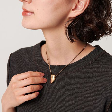 [^ԁF18333000005]PHILIPPE AUDIBERT_ȕ͋C܂ƂlbNXfUCՂƂ^̃p[cڂR[hlbNXB݊̂gbvƃ`[J[̃R[h[hȈۂłȂAꂽbNX́Bꂢ߂ȃs[XX^CA񌳂JgbvX̃|CgƂĐgɒ̂߂łBfސ^JibLjEfނقȂ܂AiΏەiԁF18333000004jƓfUCłBEV[ỸOiΏەiԁF18333000000A18333000001jpӂ܂BPHILIPPE AUDIBERTitBbvI[fBx[j1994NɃX^[gtX̃t@bVANZT[uhPHILIPPE AUDIBERTBiɂAx̍fUCRZvgɁAt@bViuȃANZT[𐧍삵Ă܂ByӎziɁu舵̒ӏvAu\v܂ꍇ́AgpOɕKmFBi摜́A̓p\RȂǂ̉{ɂAۂ̐FƈقȂČꍇ܂B炩߂Bi̐F̖ڈ́AiP̂̉摜QƂBX܂ւ₢킹̍ۂ́ASBEAUTY&YOUTHeX܂܂ŉL̕i/iԂ\tBiFPA GAIL NL GD iԁF18333000005