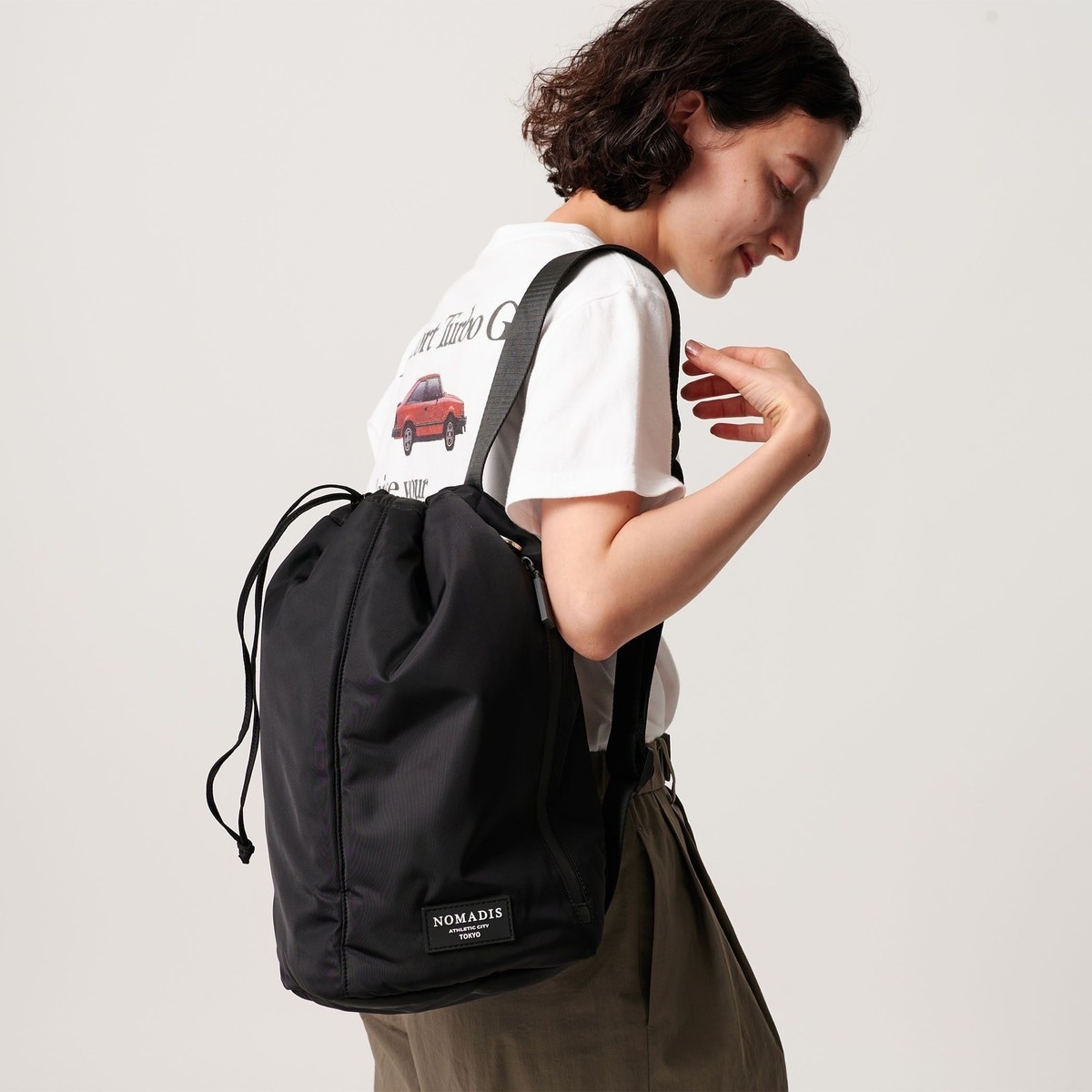 美品 AULENTTI キルティングレザーボディバッグ 黒 チェーンショルダー AULENTTI＞レザー キルティング チェーン ショルダーバッグ