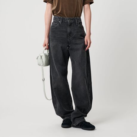 [^ԁF16144000011]J[utH{ȁuBAGGY DAD BARRELvpcfUCuBAGGY DADv̈SɃJ[u`oVGbgAghvfvXfjpcB~bhCŶƂ܂肩AɂĂ̒悢Ƃ肪bOCꂢɌĂ܂BbNXȂČAGĂghfjłBfރI[V[Y􂷂100̑fނgpBJWAɂ[hX^Cɂ񂹂AubNJ[͂łBR[fBl[gRpNggbvX킹{ȑ͂AXEFbgvgTVcɍ킹JWAX^CoVGbgNxAbvĂ܂BLevi'si[oCXjLevi's1853NɐݗAW[Y̐҂ƂĒmuhłBuh̖OƂȂĂnƎ҃[oCEXgEX͋ž@ҌɊȃLoXn̍ƒ񋟂AꂪW[Y̎n܂ƂȂ܂B̌Afނ̓fjɕύXAFCfBSEu[̗p܂B1960Nɂ́AW[Y̐EIu[NA҂̃t@bVƂĎ󂯓A݂EŐlC𔎂Ă܂ByӎziRĵ݂\Lꂽbh^úALEVI'SiRj̕܂܂郌bh^uƓlɐisł͂܂BTCY⏤isɂ邲̍ۂAbh^ũSfUCIтƂ͂ł܂BiɁu舵̒ӏvAu\v܂ꍇ́AgpOɕKmFBi摜́A̓p\RȂǂ̉{ɂAۂ̐FƈقȂČꍇ܂B炩߂Bi̐F̖ڈ́AiP̂̉摜QƂBX܂ւ₢킹̍ۂ́ASBEAUTY&YOUTHeX܂܂ŉL̕i/iԂ\tBiFBL LEVIS BAGGYDAD BARREL iԁF16144000011