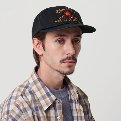 [^ԁF14383000011]}O}hJ݊AΎR`[tLbvBfUCΎRC[WhJf6plLbvBmg[J[̃{fBɁAԂƃIW̃}O}N₩ɍۗ܂B􂢂̂n肰ȂȂꂽ͋CvXB̓}O}̌`uh̓uHSvɂȂĂ̂肰Ȃ|CgłBfރRbg100%R[fBl[gmg[J[x[XȂ̂ŁAJWAX^CAꂢ߃R[f̃nY܂ŕLACełBȂǂŁA肰Ȃ}O}̃J[EƂwȂꂽۂɎdオ܂BHELLO SUNRISEin[TCYjuHello Sunrise. Good Bye SunsetvRZvgɂ؍̃LbvuhB̏o̓܂ňʂă|WeBuɉ߂ė~Ƃ肢߂Ă܂ByӎziɁu舵̒ӏvAu\v܂ꍇ́AgpOɕKmFBi摜́A̓p\RȂǂ̉{ɂAۂ̐FƈقȂČꍇ܂B炩߂Bi̐F̖ڈ́AiP̂̉摜QƂBX܂ւ₢킹̍ۂ́ASBEAUTY&YOUTHeX܂܂ŉL̕i/iԂ\tBiFHS VOLCANO LOGO 6P CAP iԁF14383000011