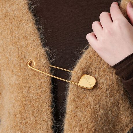 [^ԁF18465000008]LAPUIS傫߂̃TCYW߂sANZT[fUCSbZ[W󂵂aVȃfUCۓIȃsACeBS[hJ[ɂ́gspecialhAVo[J[ɂ́genjoyhƁA|CgŃbZ[W{Ă܂BR[fBl[g̃ANZgƂău[`̂悤ɐgɒAobO`[L[`F[ƂĂLłiBP̂ŕt̂͂AL[z_[Ƃ̏d˕t͓IłBfށF^JEGOLDFK18bLESILVERFSILVER925bLLAPUISisCjBBʂB}eAƋȐDȂBRȃA[g̃CXs[Vɑ@ׂŁAAƗm̒ɘȂޑ݂ł肽ByӎziɁu舵̒ӏvAu\v܂ꍇ́AgpOɕKmFBi摜́A̓p\RȂǂ̉{ɂAۂ̐FƈقȂČꍇ܂B炩߂Bi̐F̖ڈ́AiP̂̉摜QƂBX܂ւ₢킹̍ۂ́ASBEAUTY&YOUTHeX܂܂ŉL̕i/iԂ\tBiFLAPUIS MSG BIG PIN iԁF18465000008